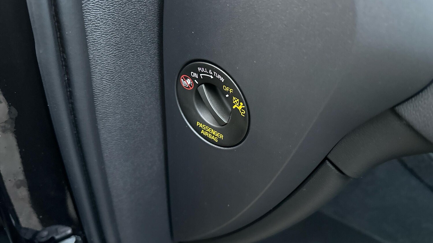 Used Volvo XC40 2021 for sale - 76657575: Photo 25