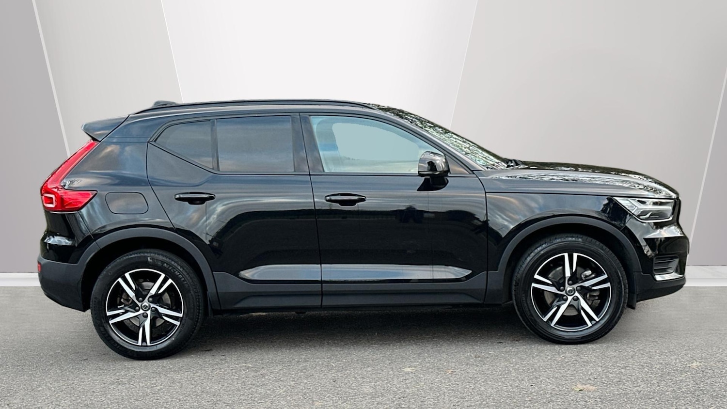 Used Volvo XC40 2021 for sale - 76657575: Photo 3