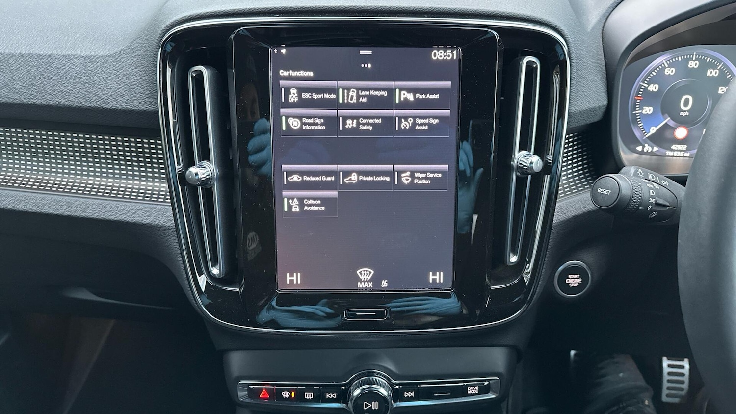 Used Volvo XC40 2021 for sale - 76657575: Photo 37