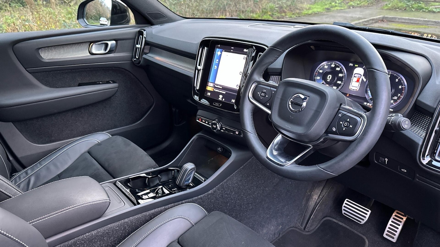 Used Volvo XC40 2021 for sale - 76657575: Photo 4