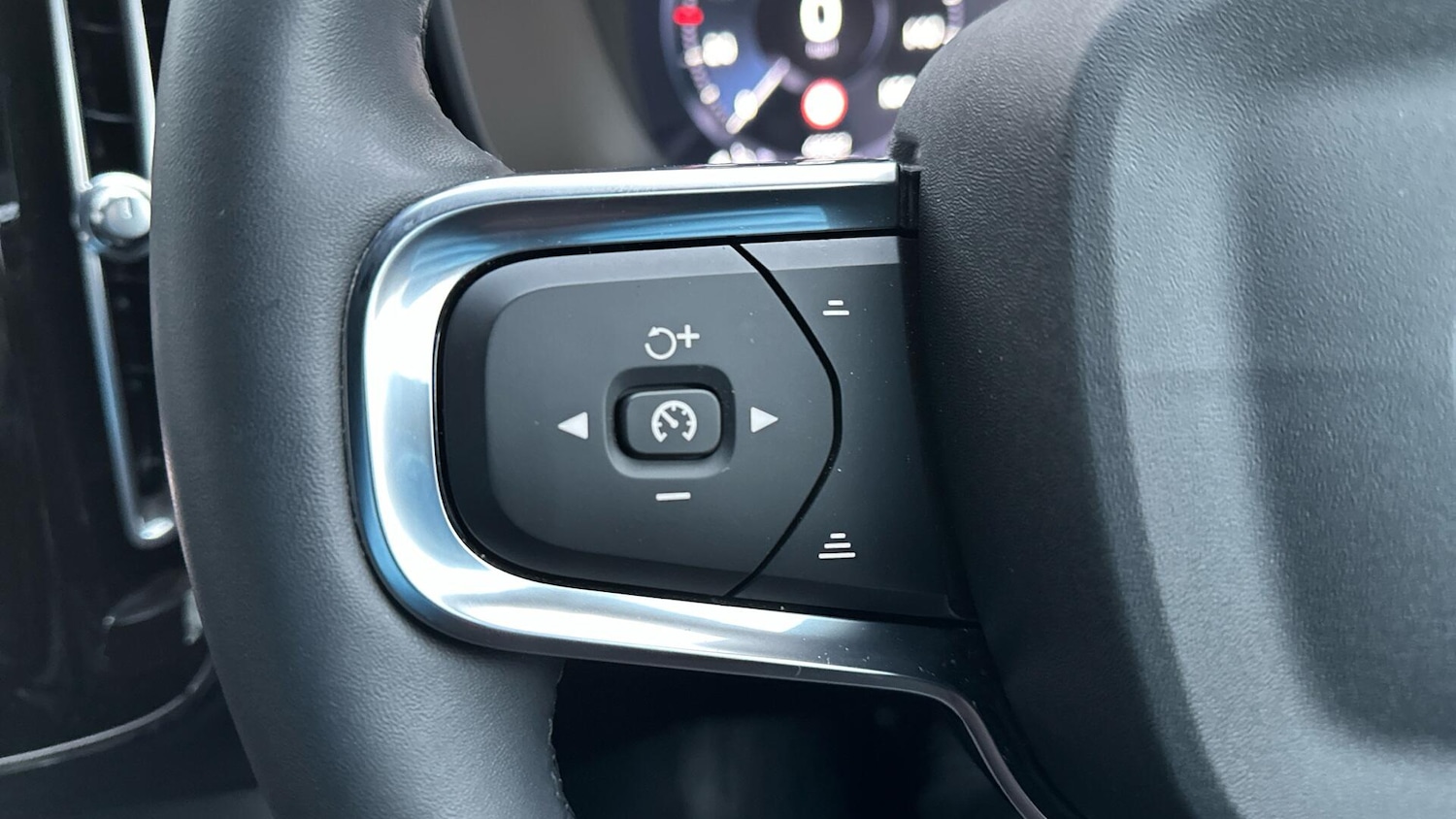 Used Volvo XC40 2021 for sale - 76657575: Photo 43