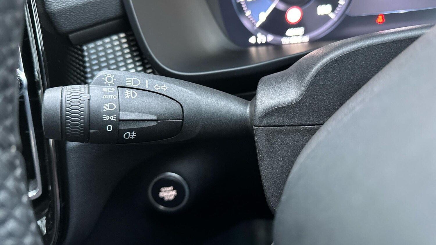 Used Volvo XC40 2021 for sale - 76657575: Photo 46