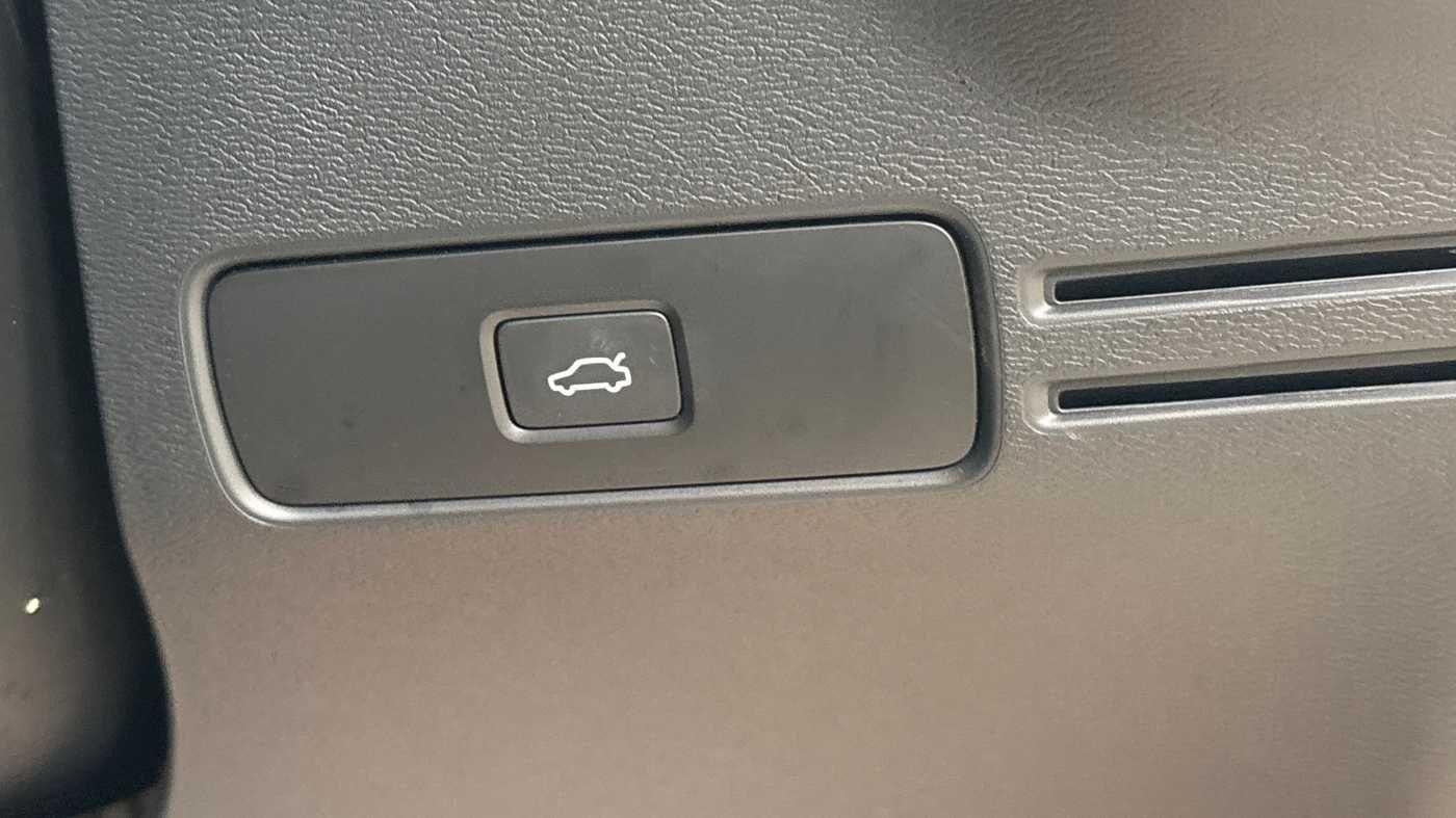 Used Volvo XC40 2022 for sale - 77345131: Photo 29