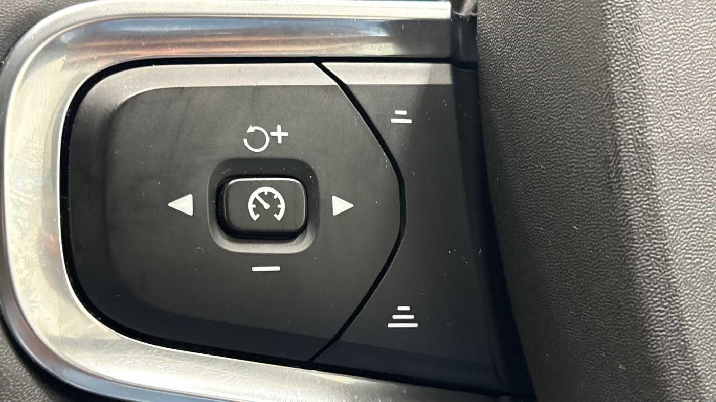 Used Volvo XC40 2022 for sale - 77345131: Photo 30