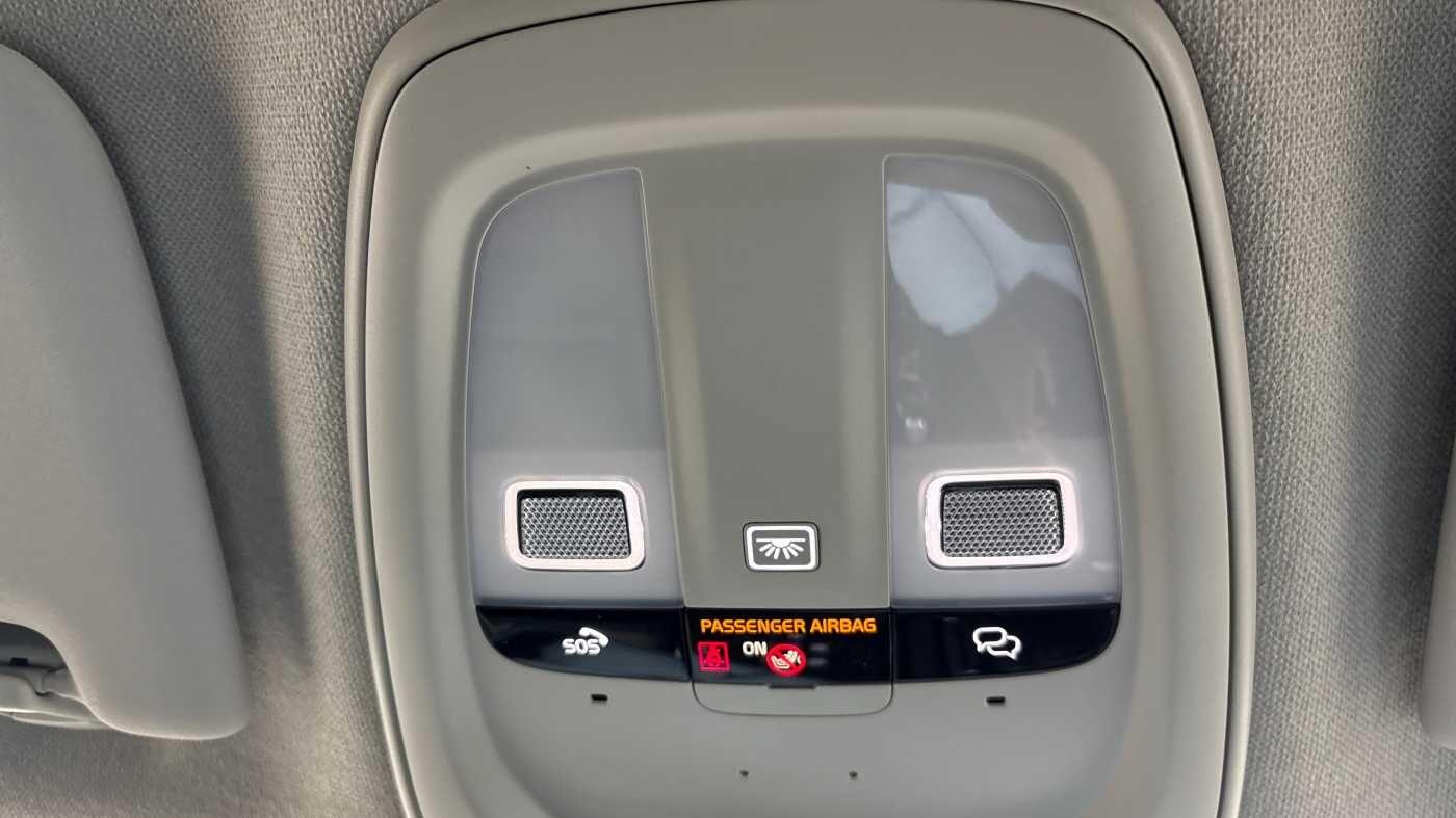 Used Volvo XC40 2022 for sale - 77345131: Photo 32