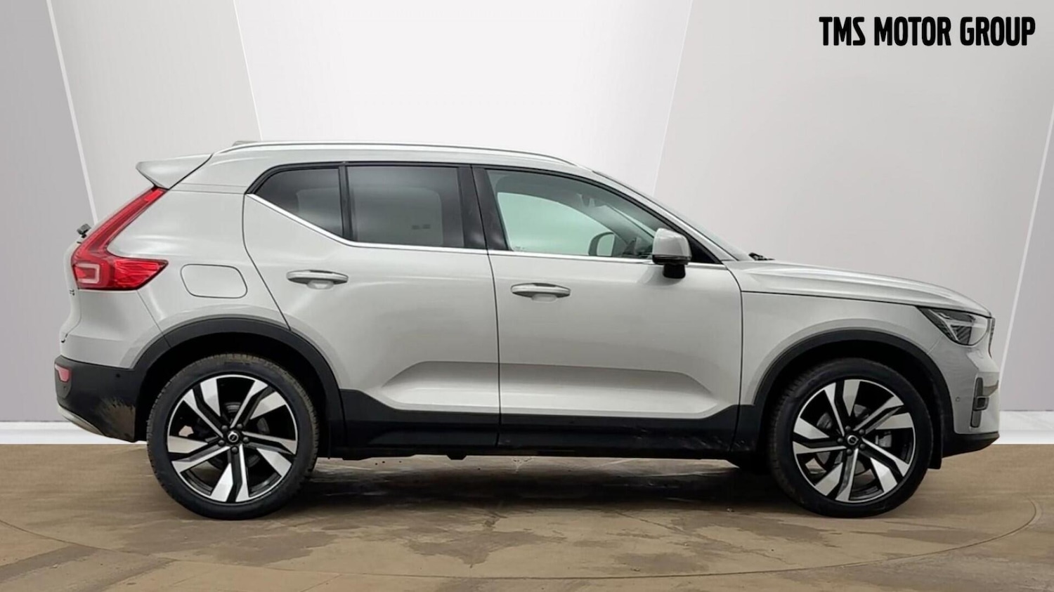 Used Volvo XC40 2025 for sale - 77723648: Photo 2