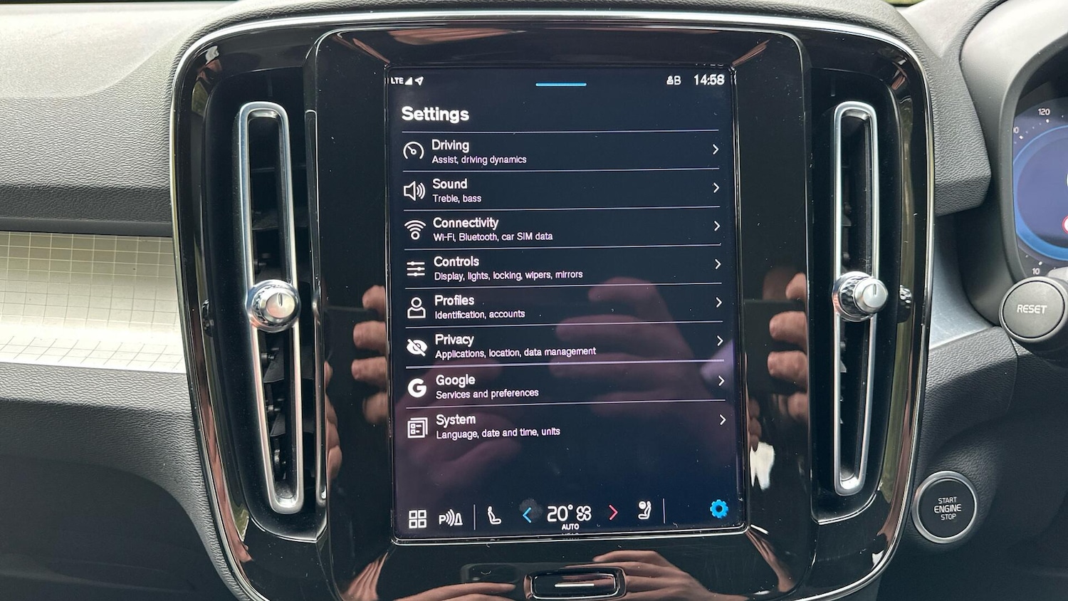 Used Volvo XC40 2022 for sale - 76942699: Photo 32