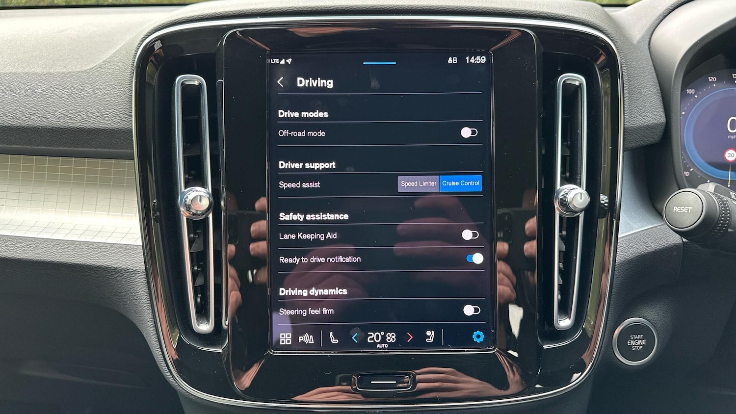 Used Volvo XC40 2022 for sale - 76942699: Photo 40