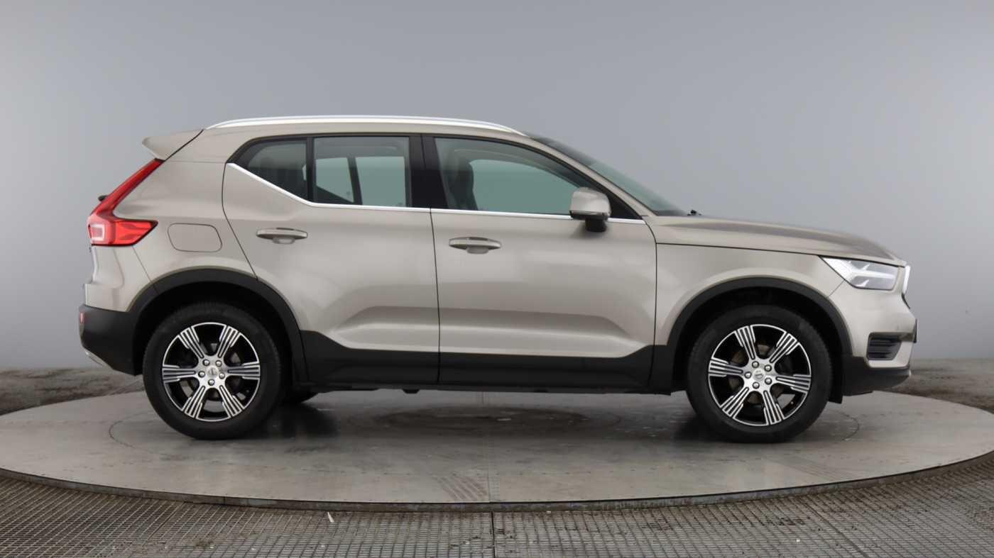 Used Volvo XC40 2021 for sale - 76659330: Photo 2