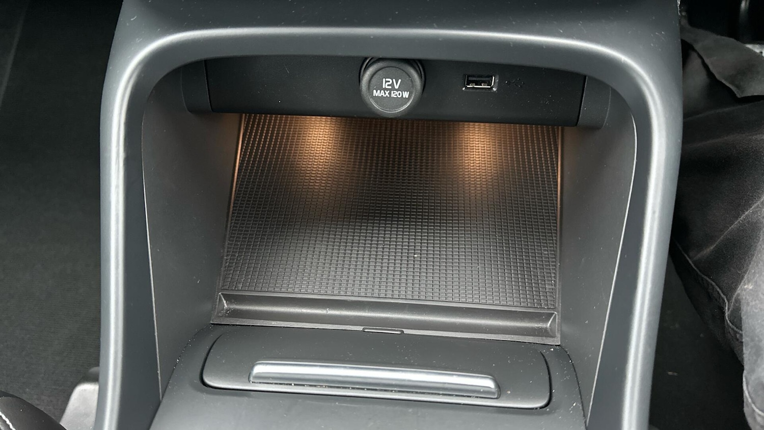 Used Volvo XC40 2021 for sale - 76659330: Photo 42