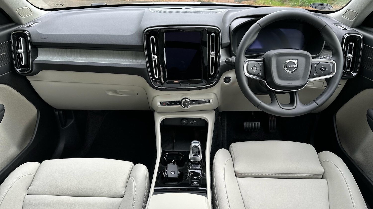 Used Volvo XC40 2025 for sale - 76336265: Photo 12