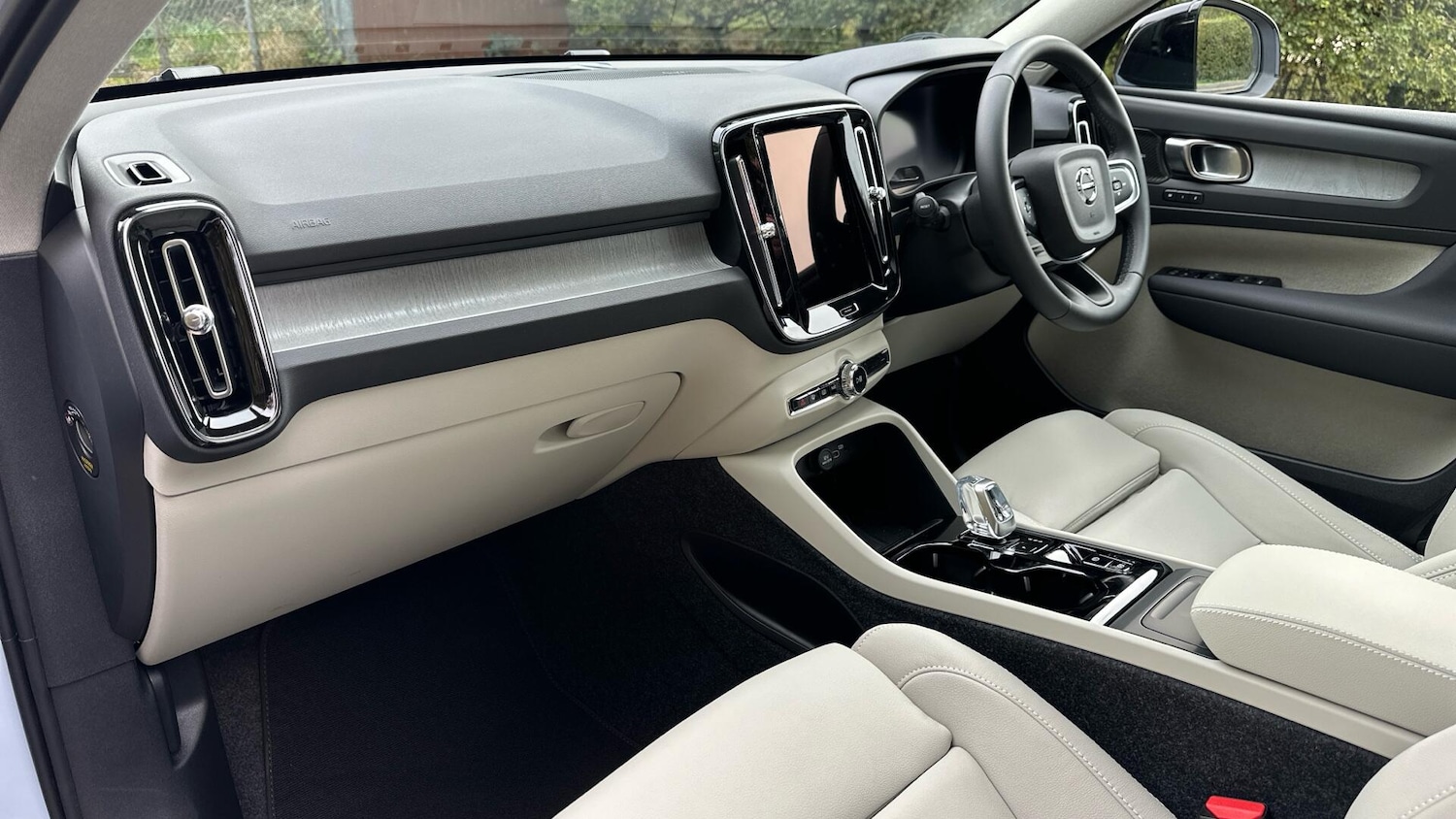 Used Volvo XC40 2025 for sale - 76336265: Photo 14