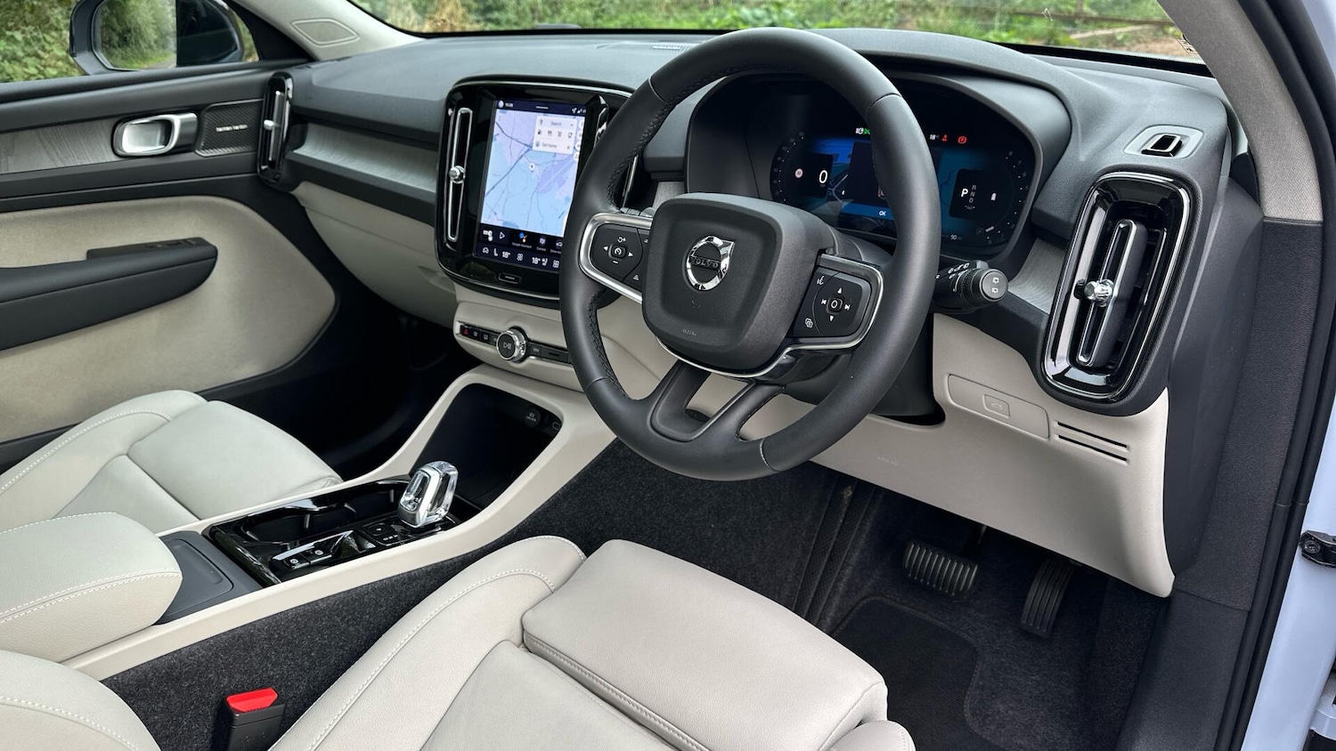 Used Volvo XC40 2025 for sale - 76336265: Photo 17