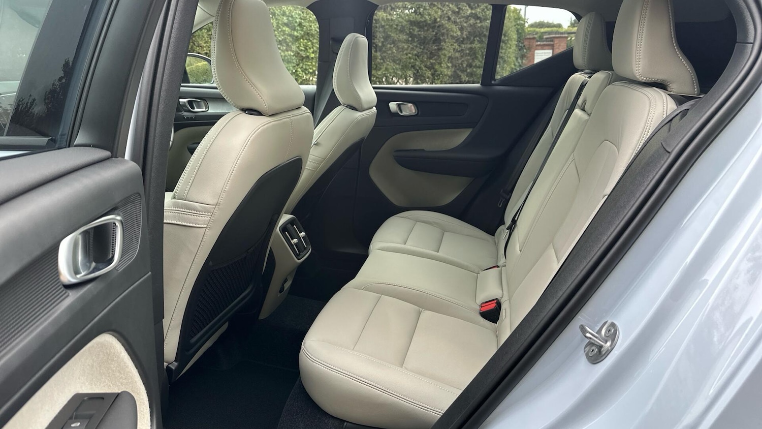 Used Volvo XC40 2025 for sale - 76336265: Photo 19