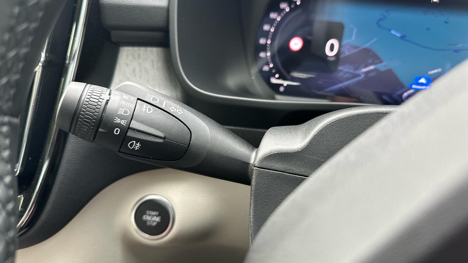 Used Volvo XC40 2025 for sale - 76336265: Photo 21