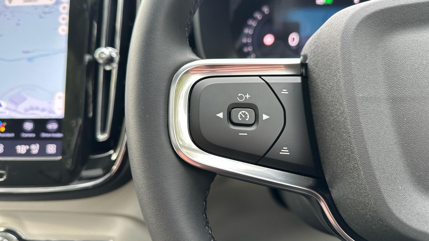 Used Volvo XC40 2025 for sale - 76336265: Photo 22