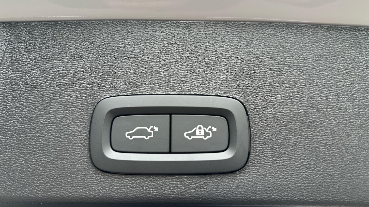 Used Volvo XC40 2025 for sale - 76336265: Photo 28