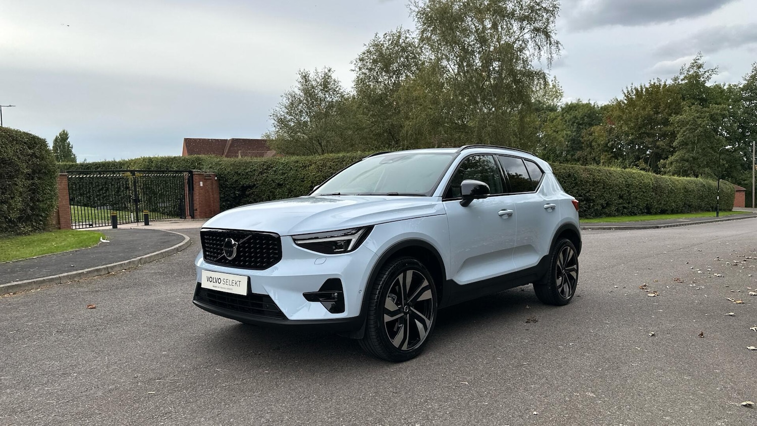 Used Volvo XC40 2025 for sale - 76336265: Photo 3