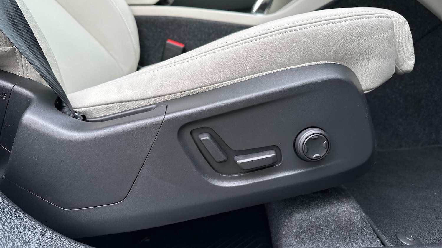 Used Volvo XC40 2025 for sale - 76336265: Photo 31