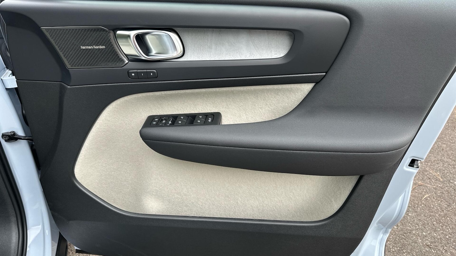 Used Volvo XC40 2025 for sale - 76336265: Photo 33