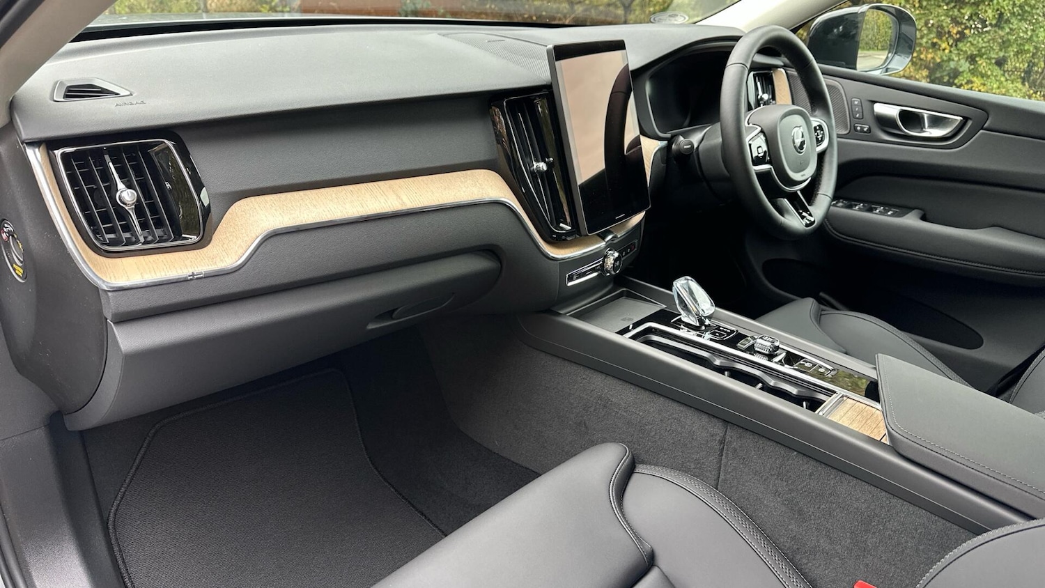 Used Volvo XC60 2025 for sale - 76337308: Photo 15