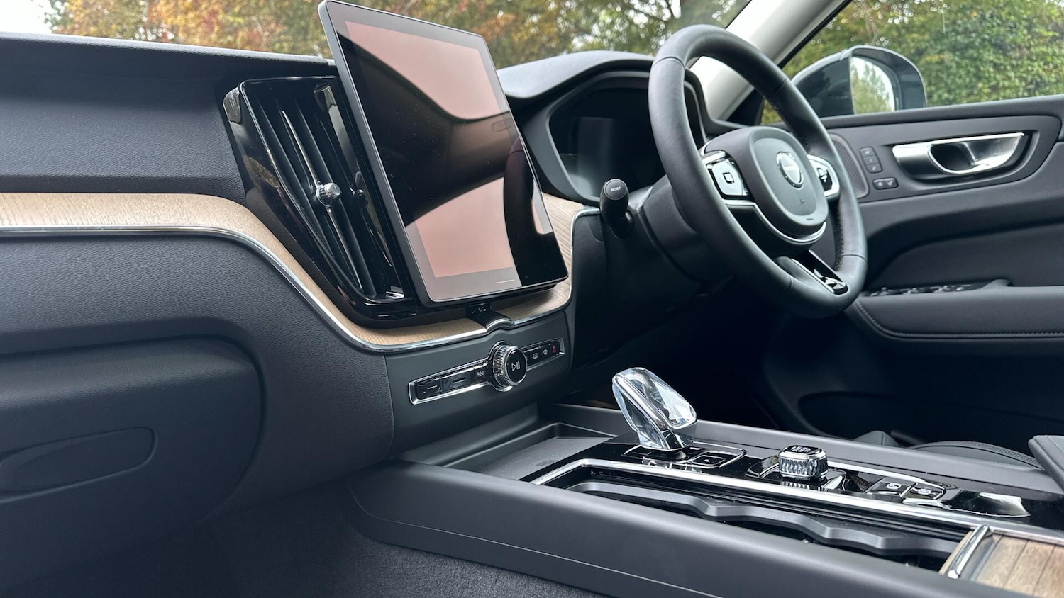 Used Volvo XC60 2025 for sale - 76337308: Photo 16