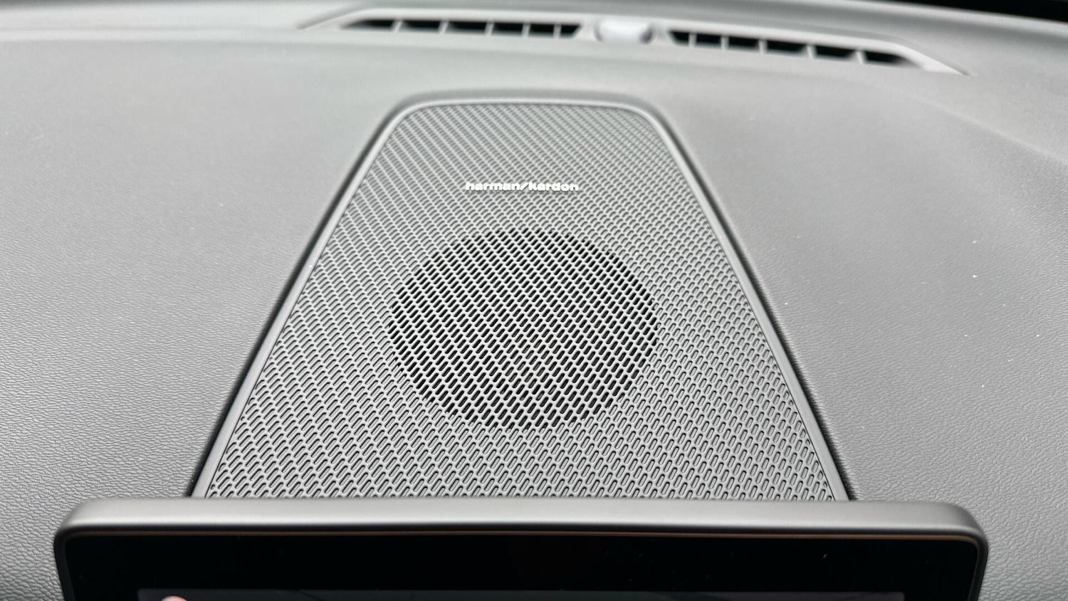 Used Volvo XC60 2025 for sale - 76337308: Photo 44