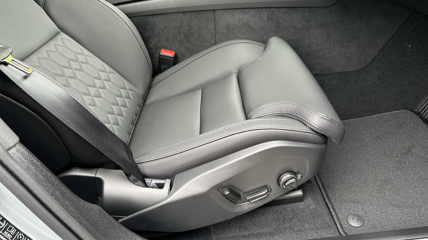 Used Volvo XC60 2025 for sale - 76337308: Photo 45