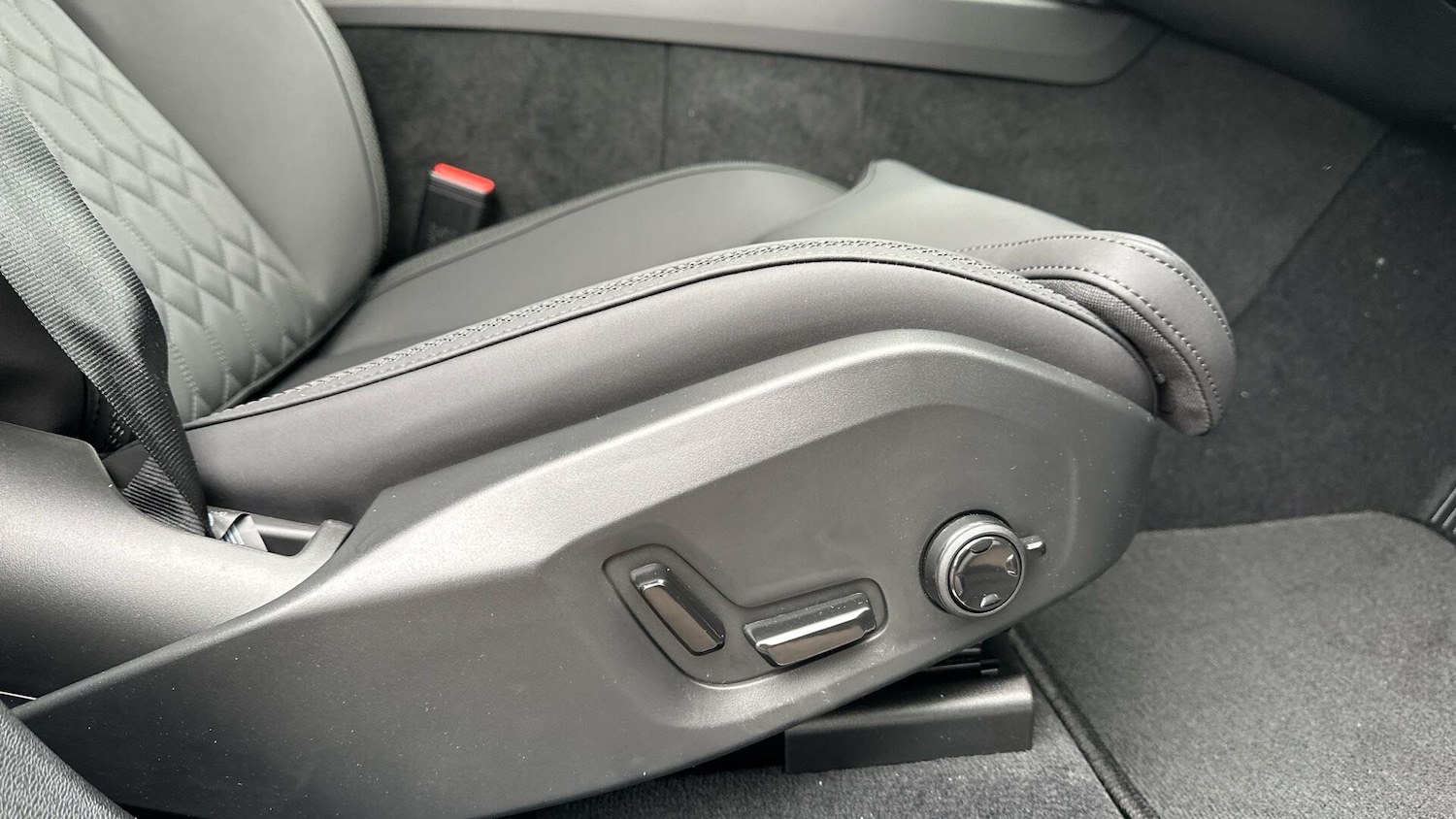 Used Volvo XC60 2025 for sale - 76337308: Photo 48