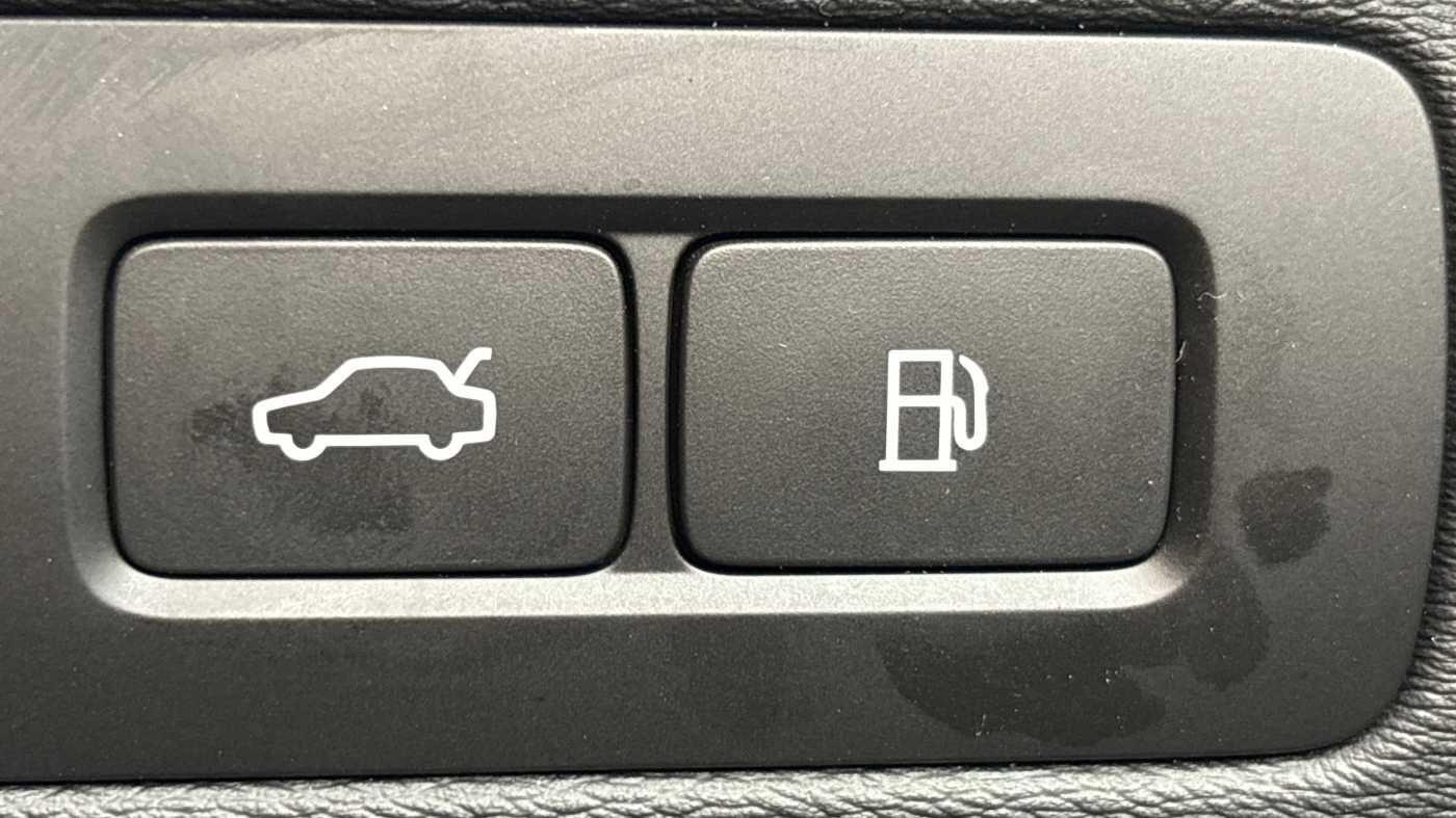 Used Volvo XC90 2025 for sale - 76918596: Photo 30