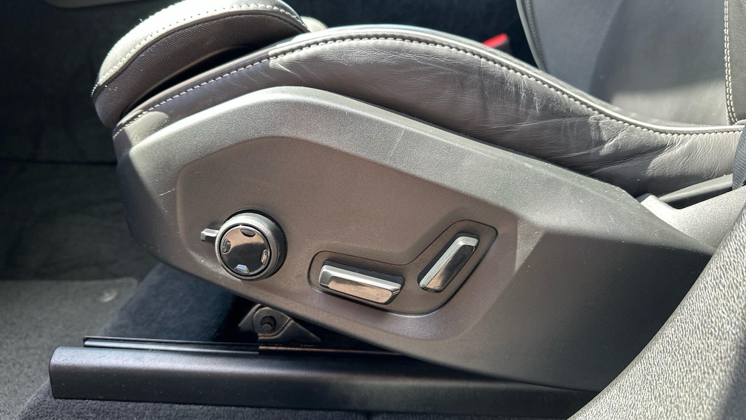 Used Volvo XC60 2021 for sale - 76336617: Photo 28