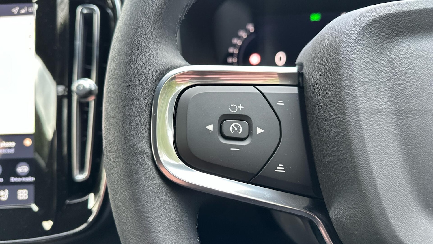 Used Volvo XC40 for sale - 76538501: Photo 21