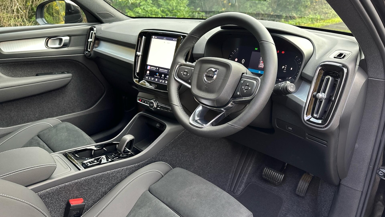 Used Volvo XC40 for sale - 76538501: Photo 4