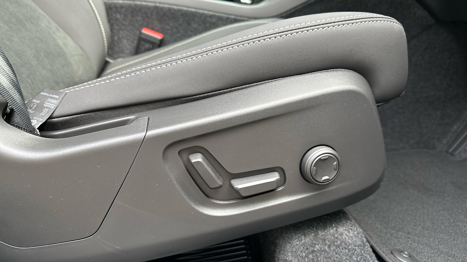 Used Volvo XC40 for sale - 76538501: Photo 43