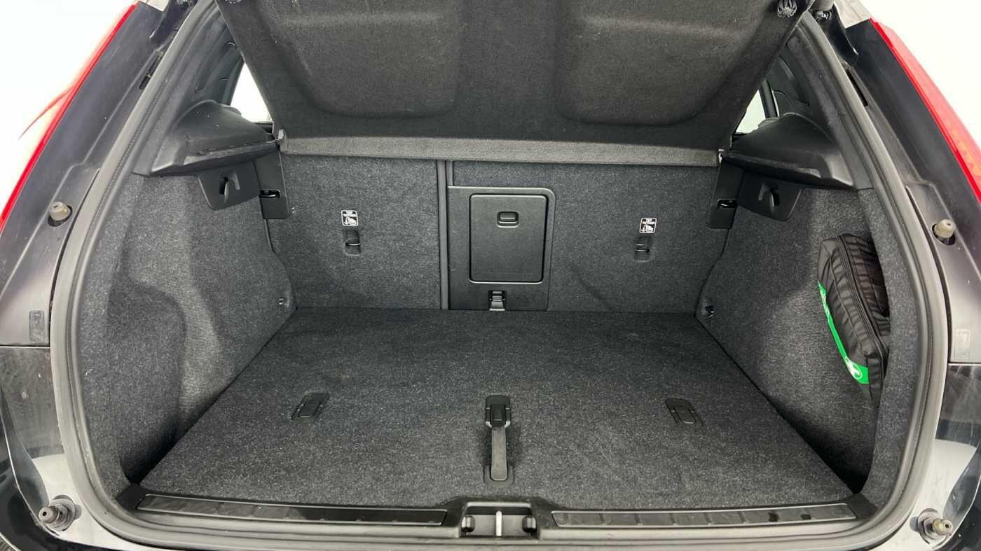 Used Volvo XC40 2022 for sale - 77040234: Photo 5