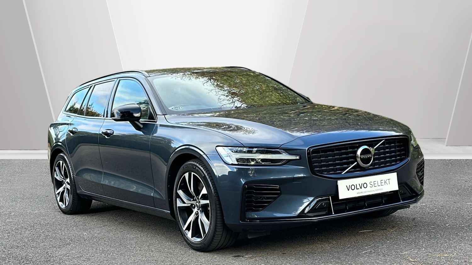 Used Volvo V60 2021 for sale - 76337364: Photo 1