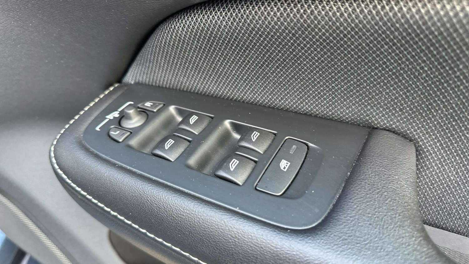 Used Volvo V60 2021 for sale - 76337364: Photo 24