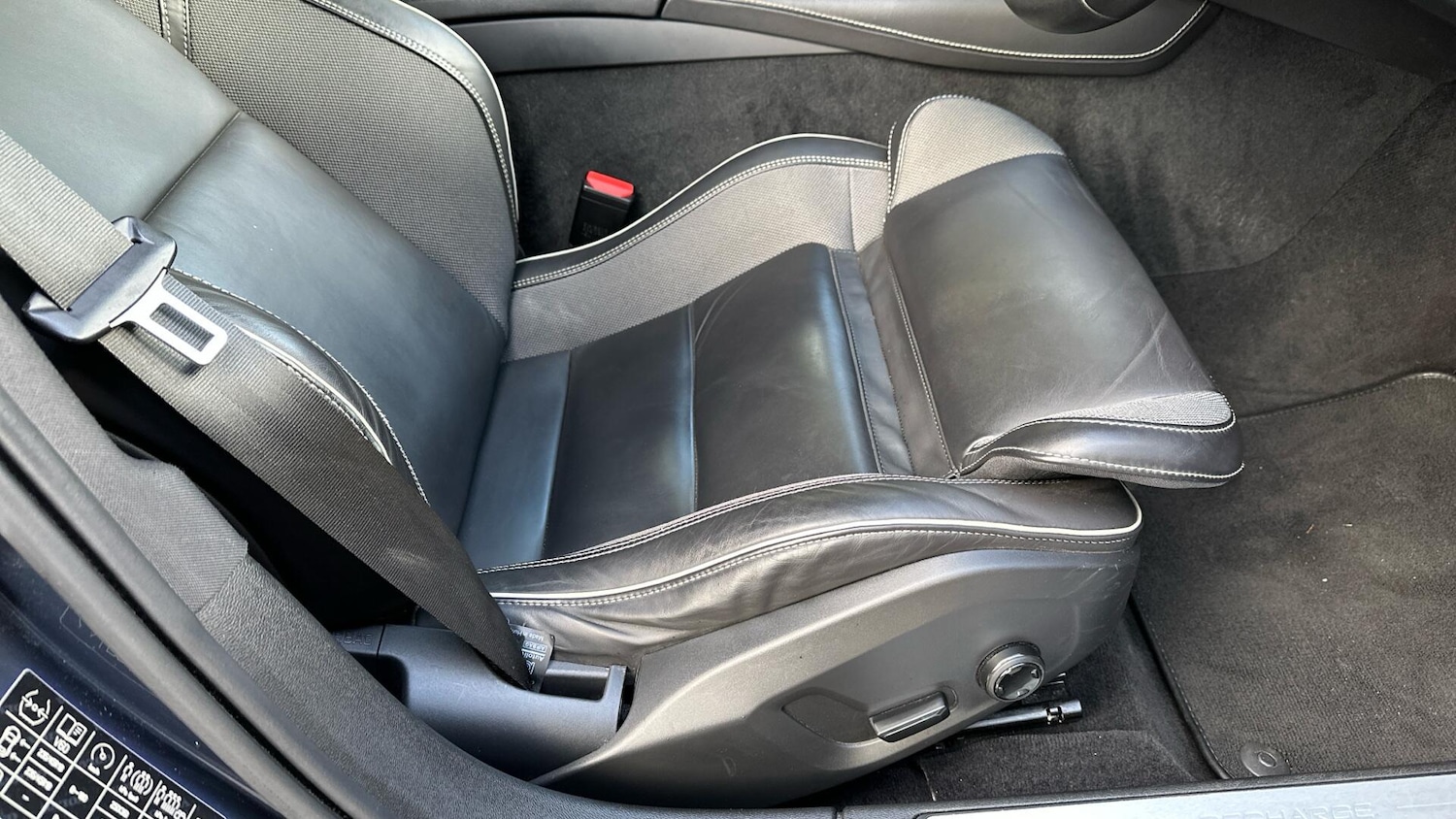 Used Volvo V60 2021 for sale - 76337364: Photo 30