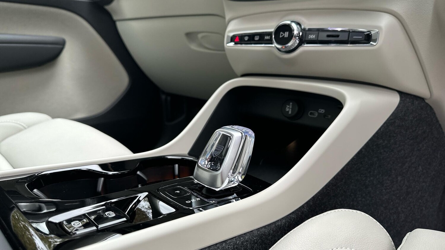 Used Volvo XC40 2025 for sale - 77673022: Photo 14