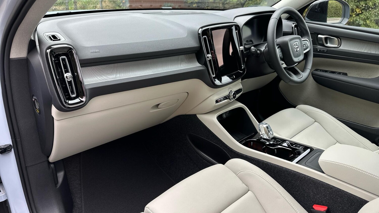 Used Volvo XC40 2025 for sale - 77673022: Photo 15