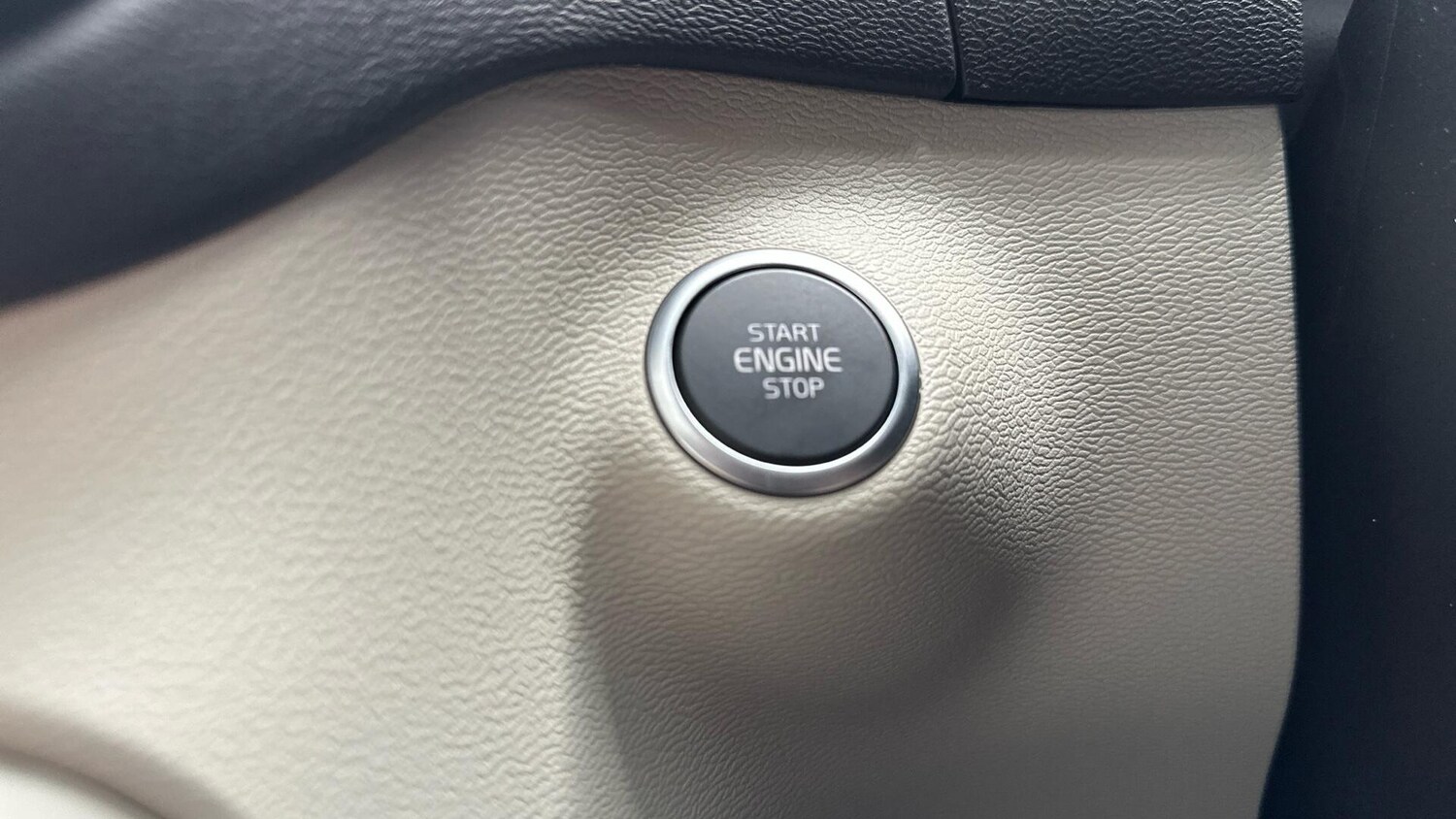 Used Volvo XC40 2025 for sale - 77673022: Photo 24