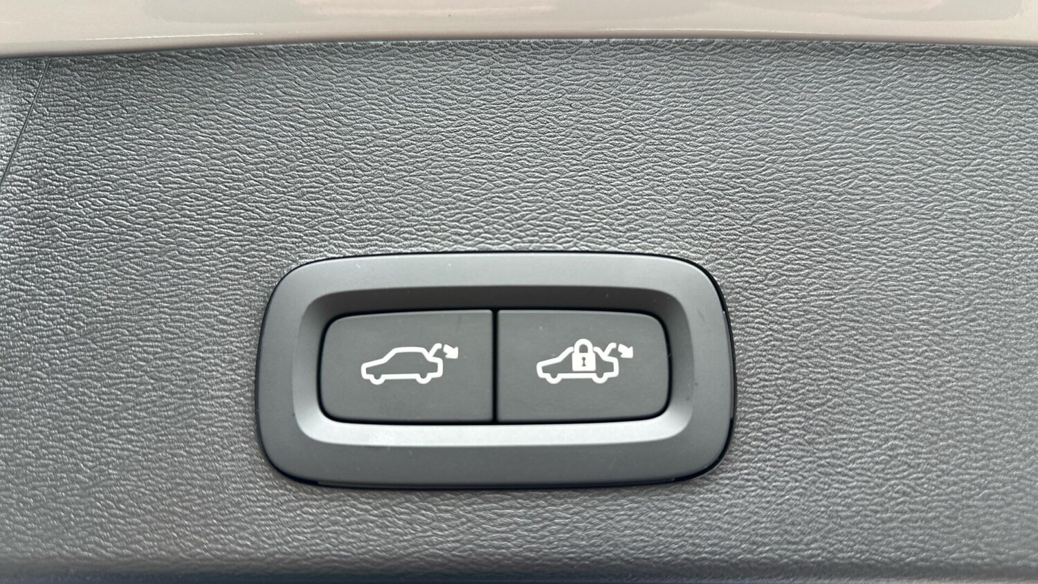 Used Volvo XC40 2025 for sale - 77673022: Photo 26