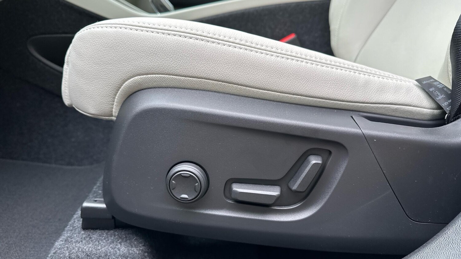 Used Volvo XC40 2025 for sale - 77673022: Photo 27