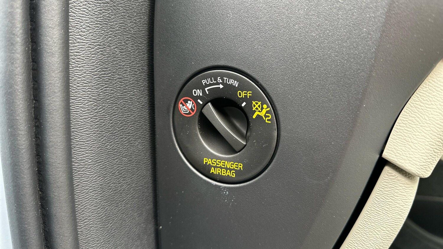 Used Volvo XC40 2025 for sale - 77673022: Photo 28