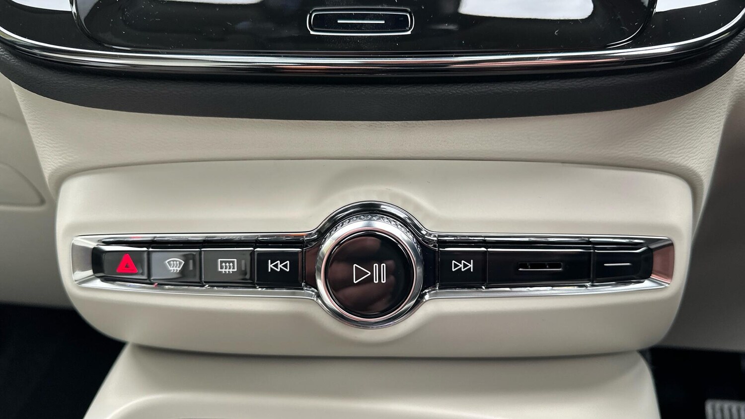 Used Volvo XC40 2025 for sale - 77673022: Photo 30