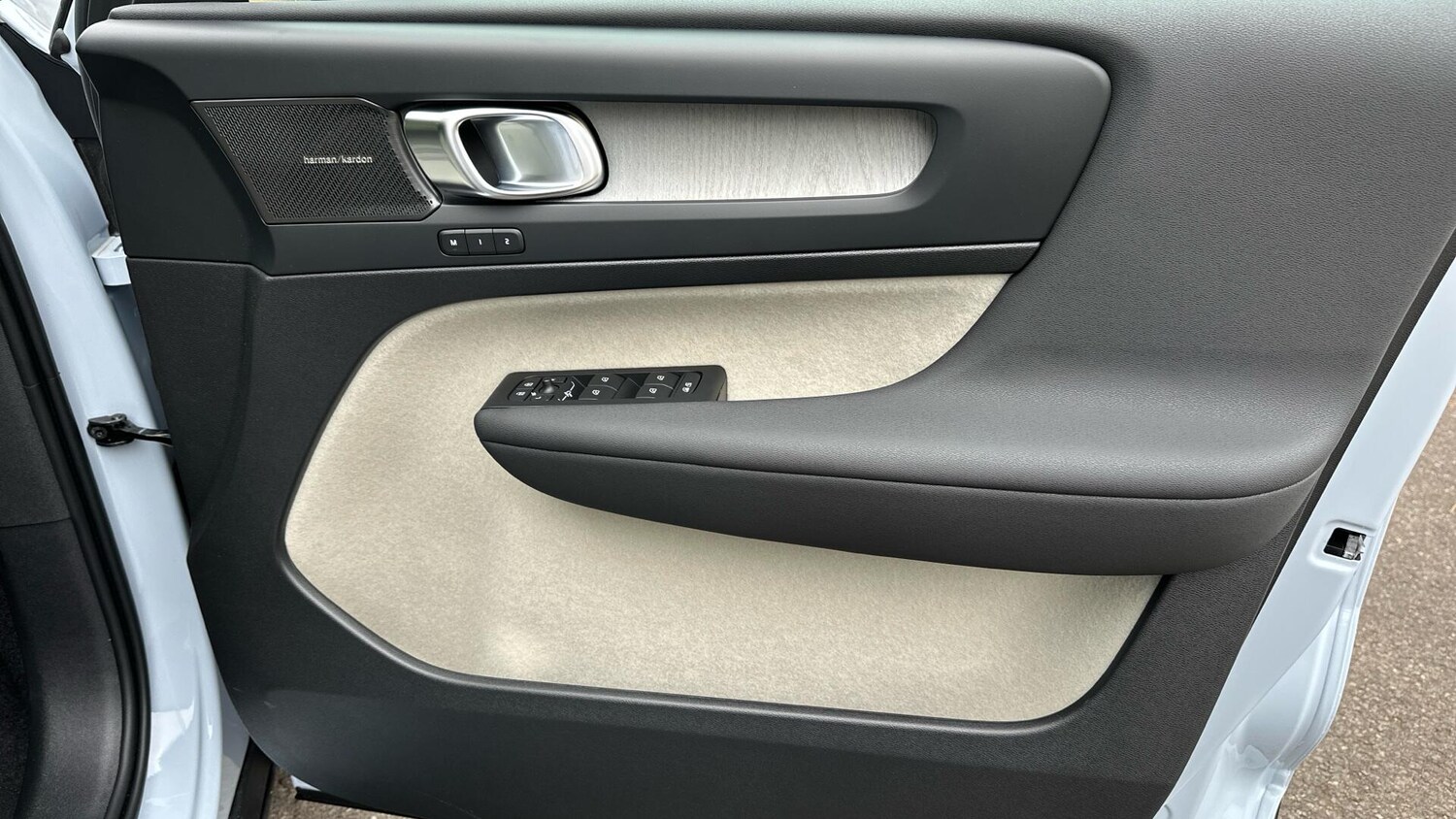 Used Volvo XC40 2025 for sale - 77673022: Photo 31