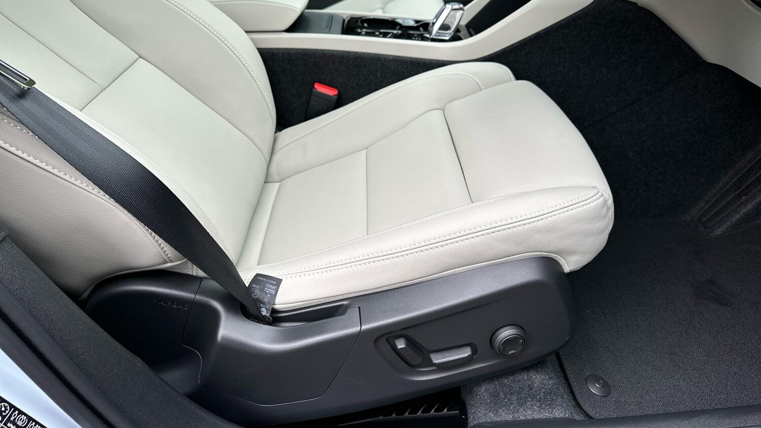 Used Volvo XC40 2025 for sale - 77673022: Photo 48