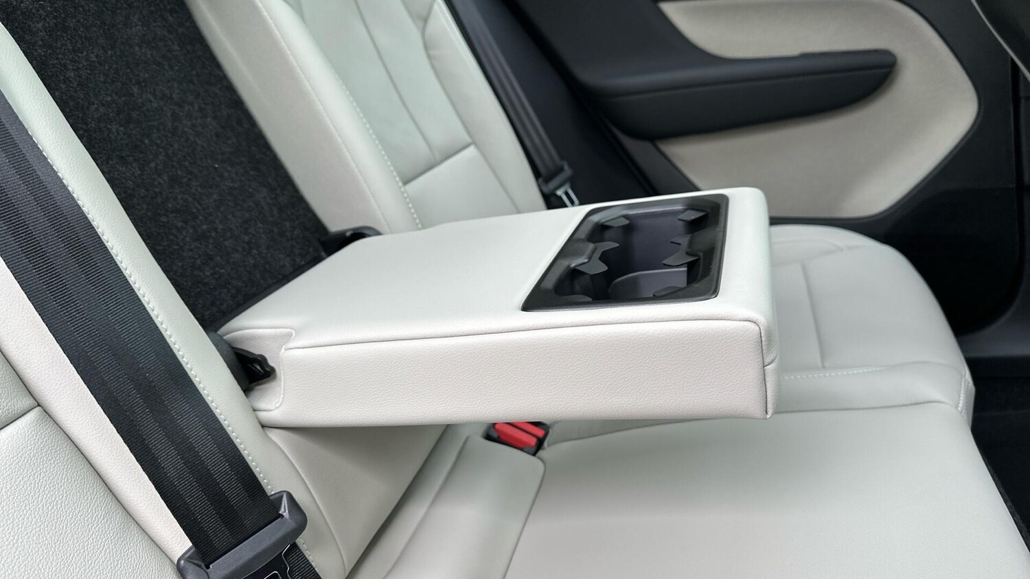 Used Volvo XC40 2025 for sale - 77673022: Photo 50