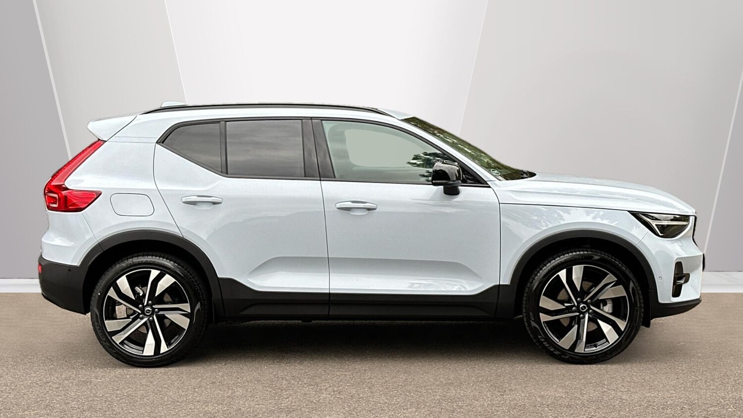 Used Volvo XC40 2025 for sale - 77673022: Photo 8