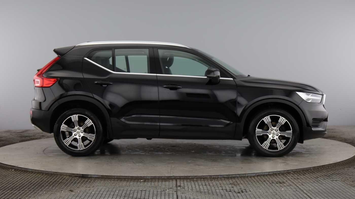 Used Volvo XC40 2021 for sale - 77673010: Photo 2